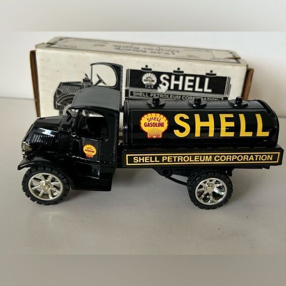 1935 Mack Tanker Locking-Bank Die-Cast Model Shell Oil Truck NIB - Picture 6 of 7